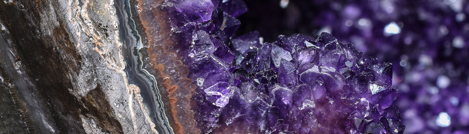 amethyst-geode-closeup-2880-1080